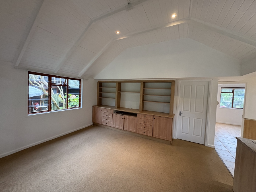 2 Bedroom Property for Sale in Harkerville A H Western Cape
